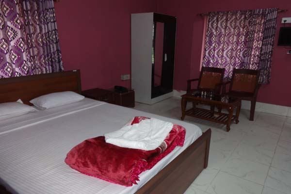 Double bed room- Murut Baha